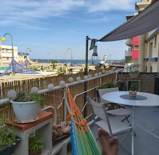 Apartment T2 Cosy A La Plage, Terrasse Vue Sur Et Parking Privatif